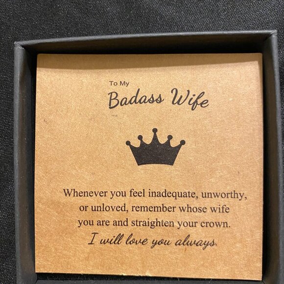 SheKind Crown Charm Beads Bracelet BadA_ _ Wife Saying w/Gift Box NIB - Picture 4 of 8